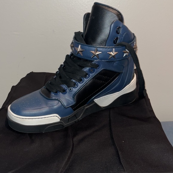 Men Givenchy High Top Sneaker - Picture 4 of 9